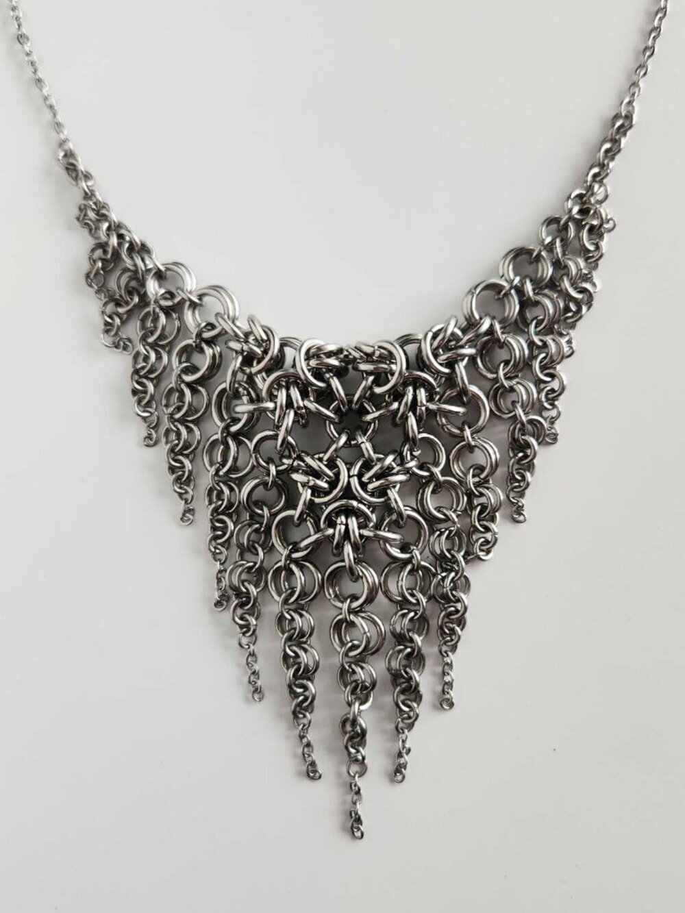 Gothic silver statement necklace with a V shape - Picture 5 of 8